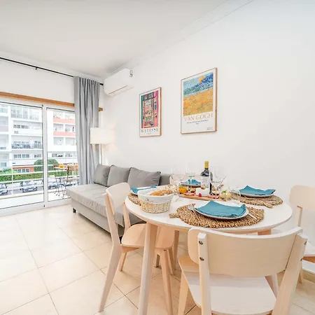 Bright Flat With Pool & Balcony By Hostwise Apartamento