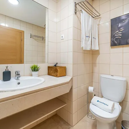 Bright Flat With Pool & Balcony By Hostwise Apartamento *