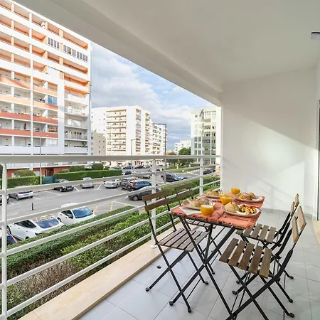 Bright Flat With Pool & Balcony By Hostwise * Portimão