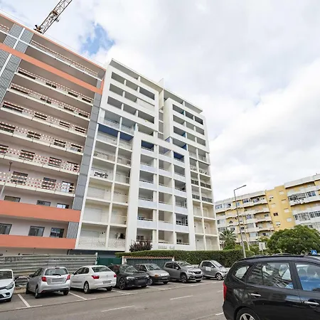 Bright Flat With Pool & Balcony By Hostwise *